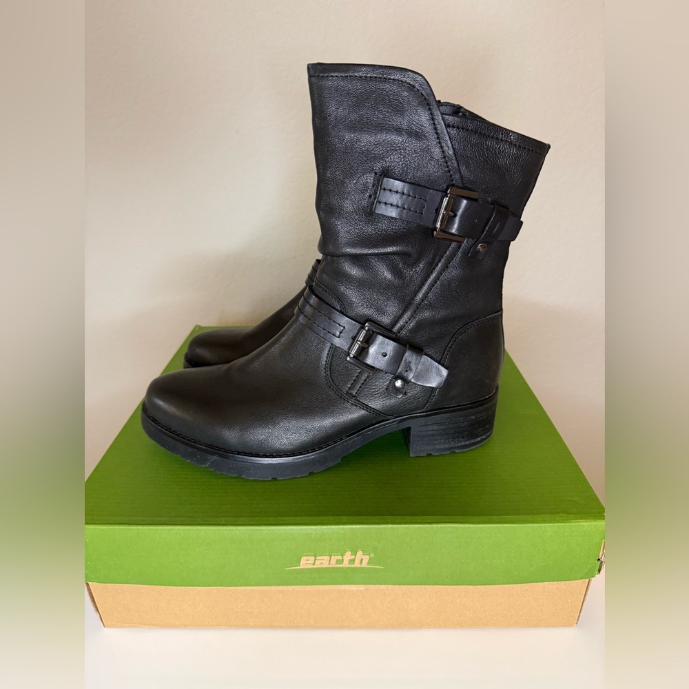 Earth Black Leather Boots
